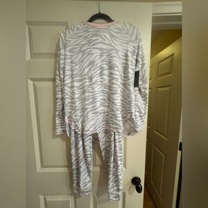 Cuddl Duds White and Gray Zebra Pajama Set